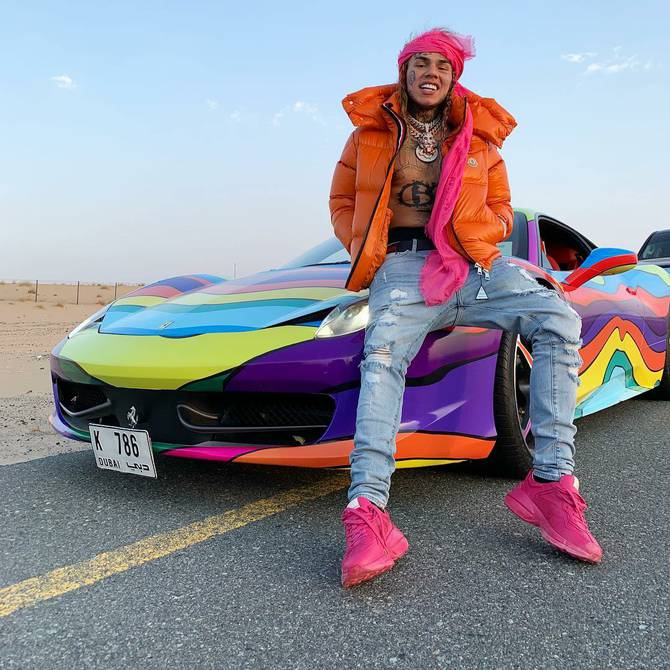 Tekashi 6ix9ine y su Generosidad: Cómo el Artista Regala Dinero a Sus Fans